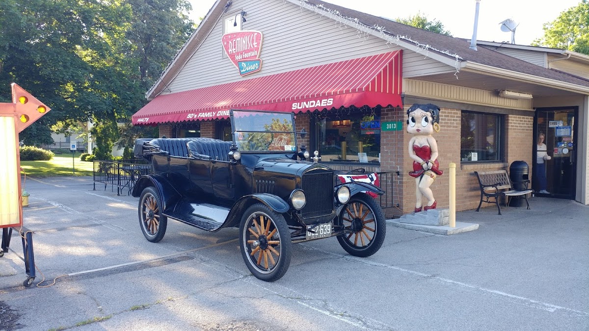 Reminisce Soda Fountain
